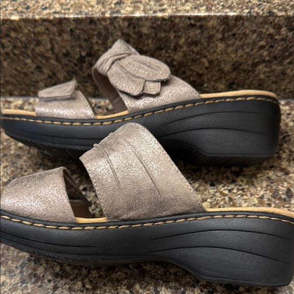 Clarks Women's Tan/Silver Sandals - Picture 3 of 8